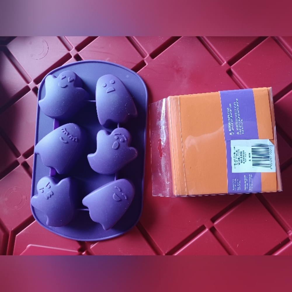 Ghost Cookie Cutters & Mold Lot - Picture 2 of 4